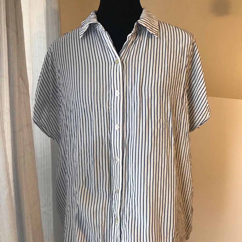Forever 21 short sleeve stripped button up